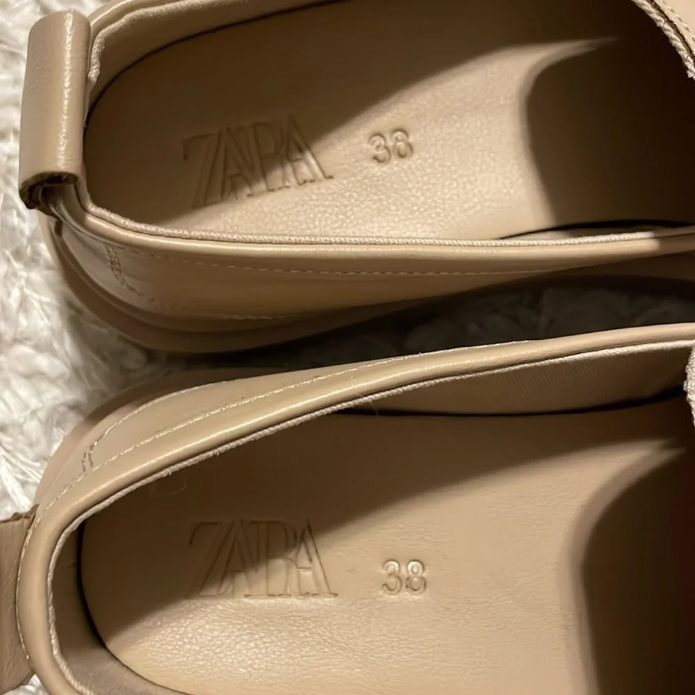 Zara Women’s Slip On Loafers Size 7 Tan Khaki Gold Buckle Chunky Lug Sole